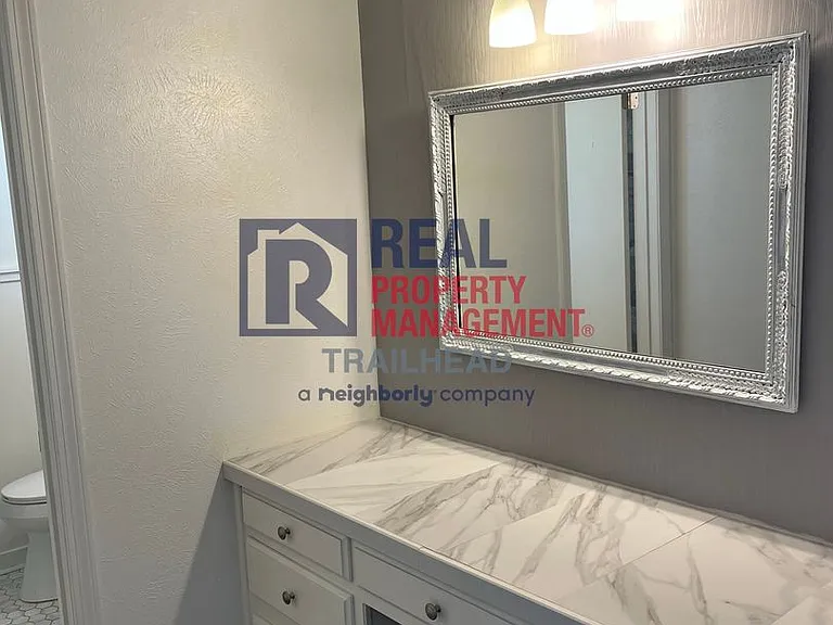 6400 Espana Dr — Photo 10