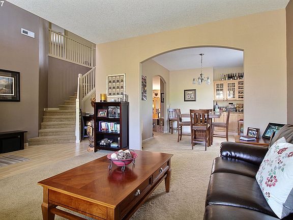 3rd image of 1756 Clover Ln