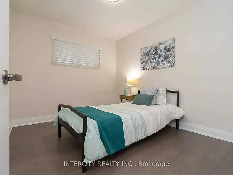 781 Drury Ln — Photo 14