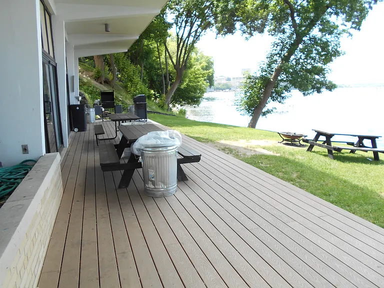 Mendota Lakeshore Apartments LLC — Photo 15