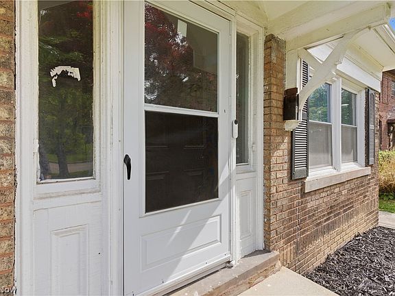 2nd image of 3395 Euclid Heights Blvd