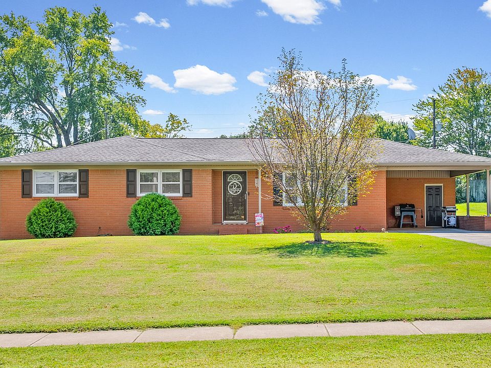 1st image of 204 Millbrooke Dr
