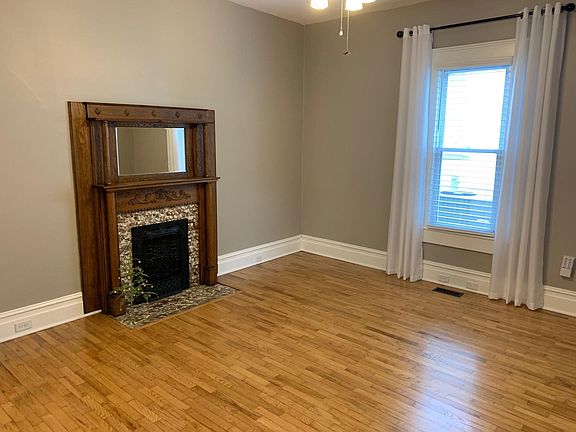 5th image of 431 E Oak Hill Ave