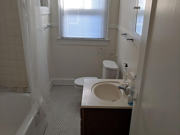 5th image of 5456 N College Ave