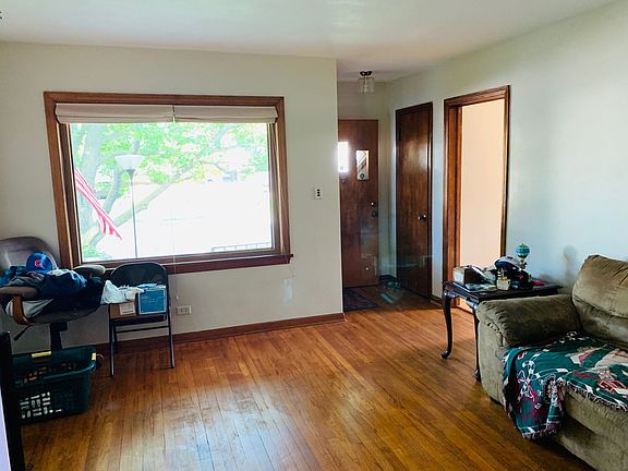 5th image of 100 N Sumac Ave