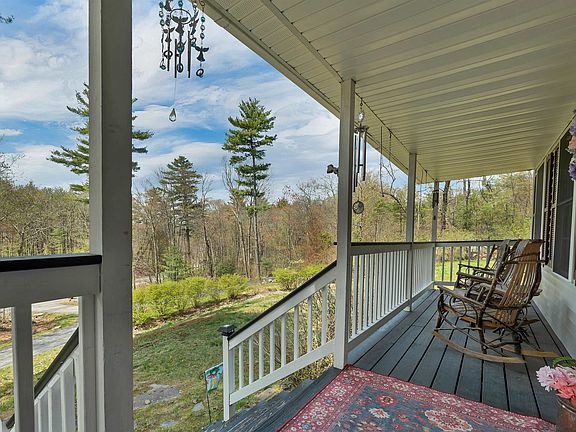 3rd image of 71 Auburn Road