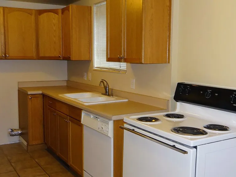 1968 E View St #3 — Photo 9