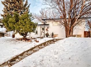 107 SW Fawn Cres SE, Calgary, AB T2H 0V8