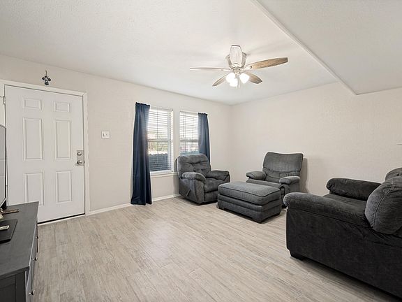5th image of 1905 W Morton St APT 1