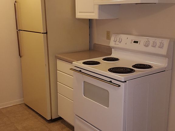 5th image of 8190 E Michigan Ave APT 4