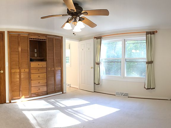 5th image of 5 Edgewood Cir