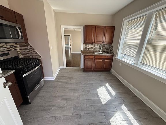 3rd image of 7932 S Yates Blvd #1