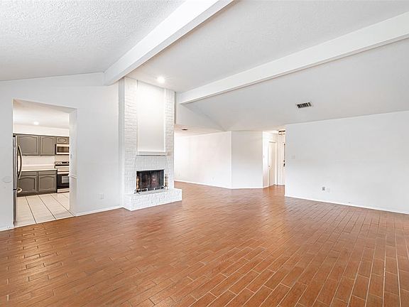 5th image of 19619 San Gabriel Dr