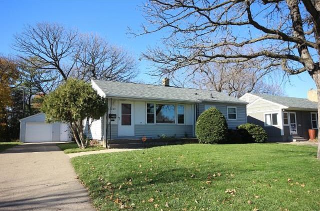 Lovely Rambler located just blocks from the River Road