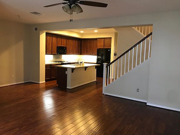 4th image of 28631 Pietro Dr