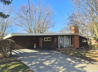 1946 Elmwood Dr E, Quincy, IL 62301