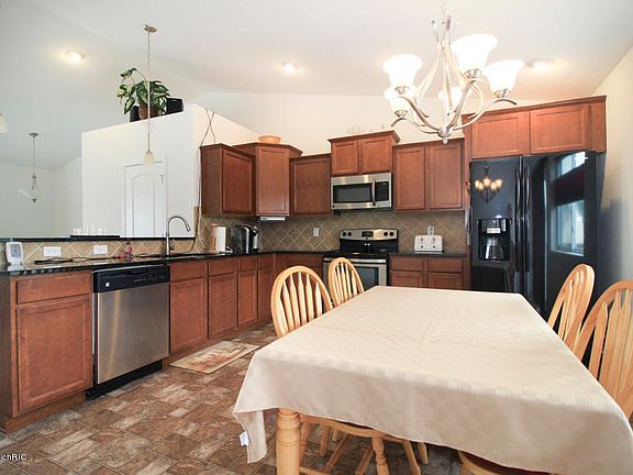 5th image of 1502 Tillingsdale Dr