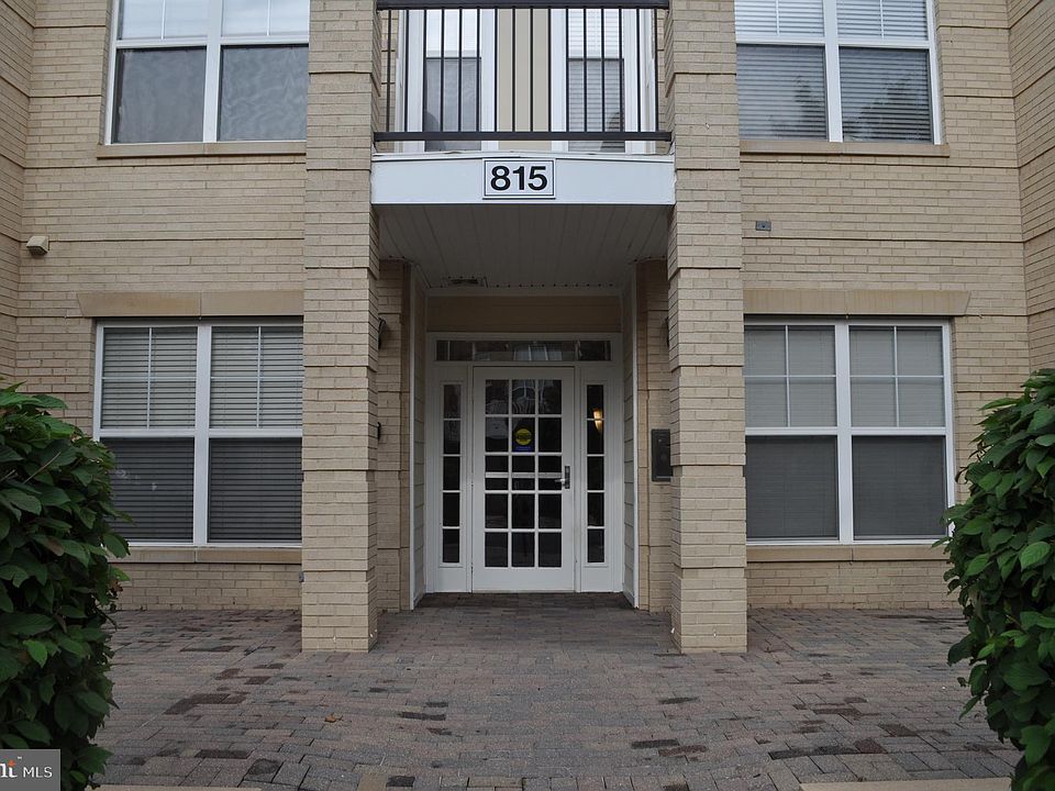 1st image of 815 Branch Dr APT 106