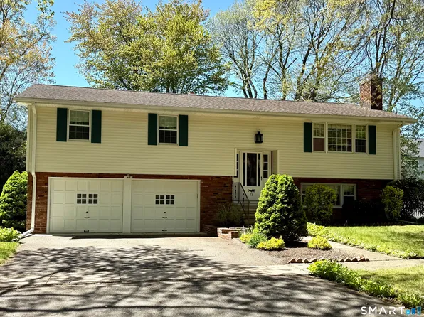 75 Masna Place, Stratford, CT 06614