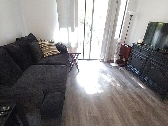 2nd image of 701 Kettner Blvd Unit 129