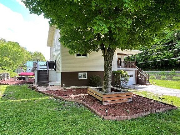 3rd image of 1694 Sugar Creek Dr