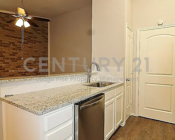 6620 S Creek Dr — Photo 9