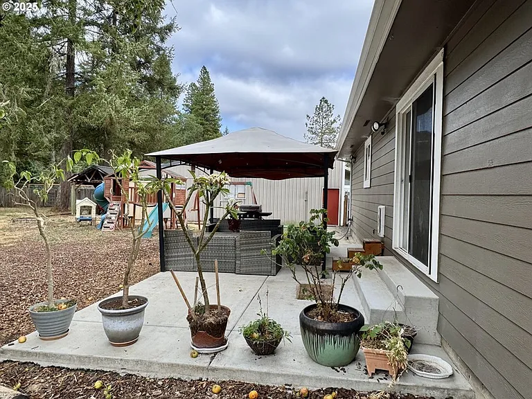 25371 Perkins Rd — Photo 25