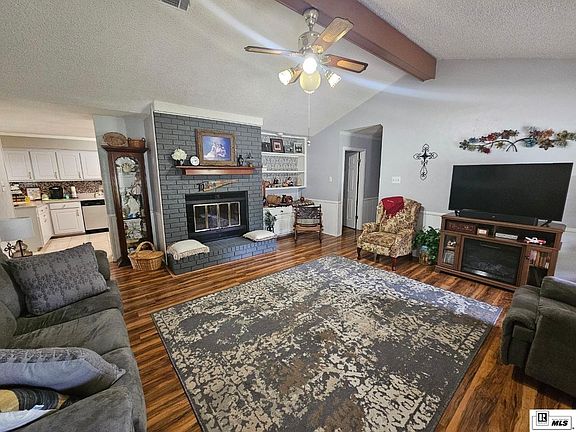 3rd image of 308 Windridge Dr