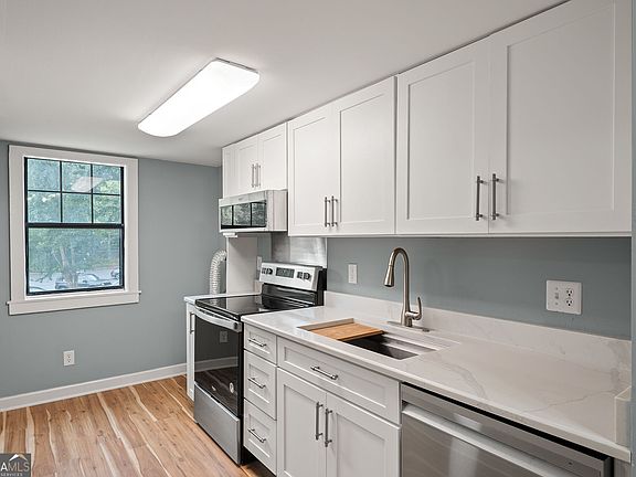 5th image of 290 Appleby Dr APT 261