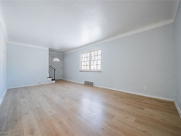 3rd image of 20900 Priday Ave