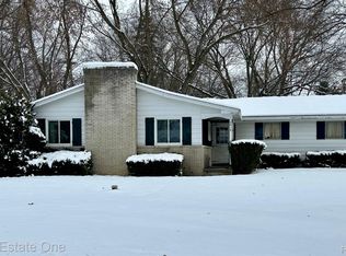 2416 Monte Carlo Dr, Howell, MI 48843