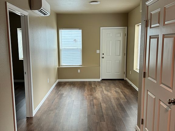 5th image of 612 Hansen St SE #B