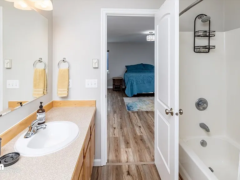 2895 S Avalon Cir — Photo 18