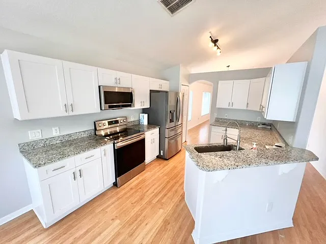 4403 Brookdale Ct — Photo 5