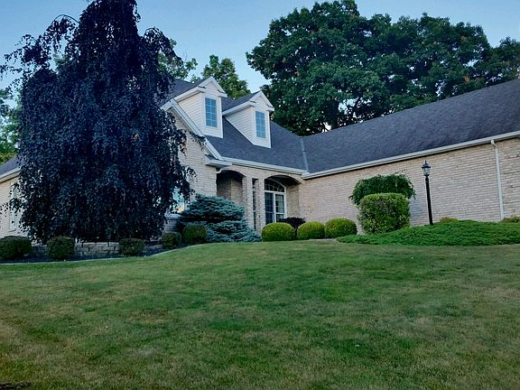 2nd image of 2344 Forest Hill Cir