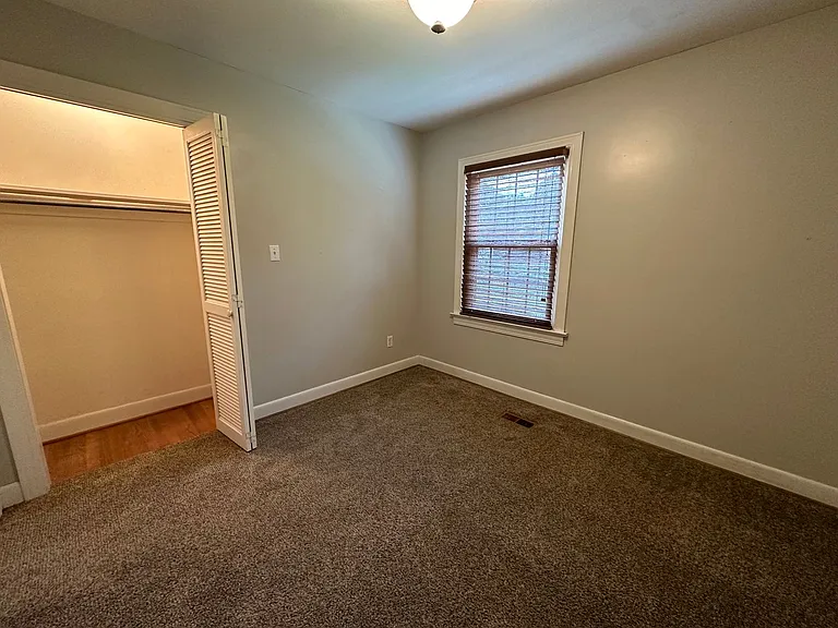 1601 Hopkins Dr — Photo 11