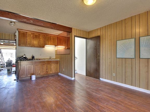 5th image of 630 Price St