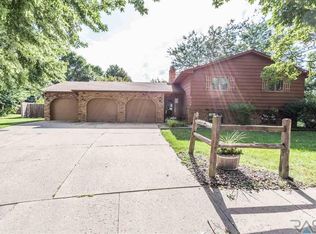 4108 S Hackberry Cir, Sioux Falls, SD 57103