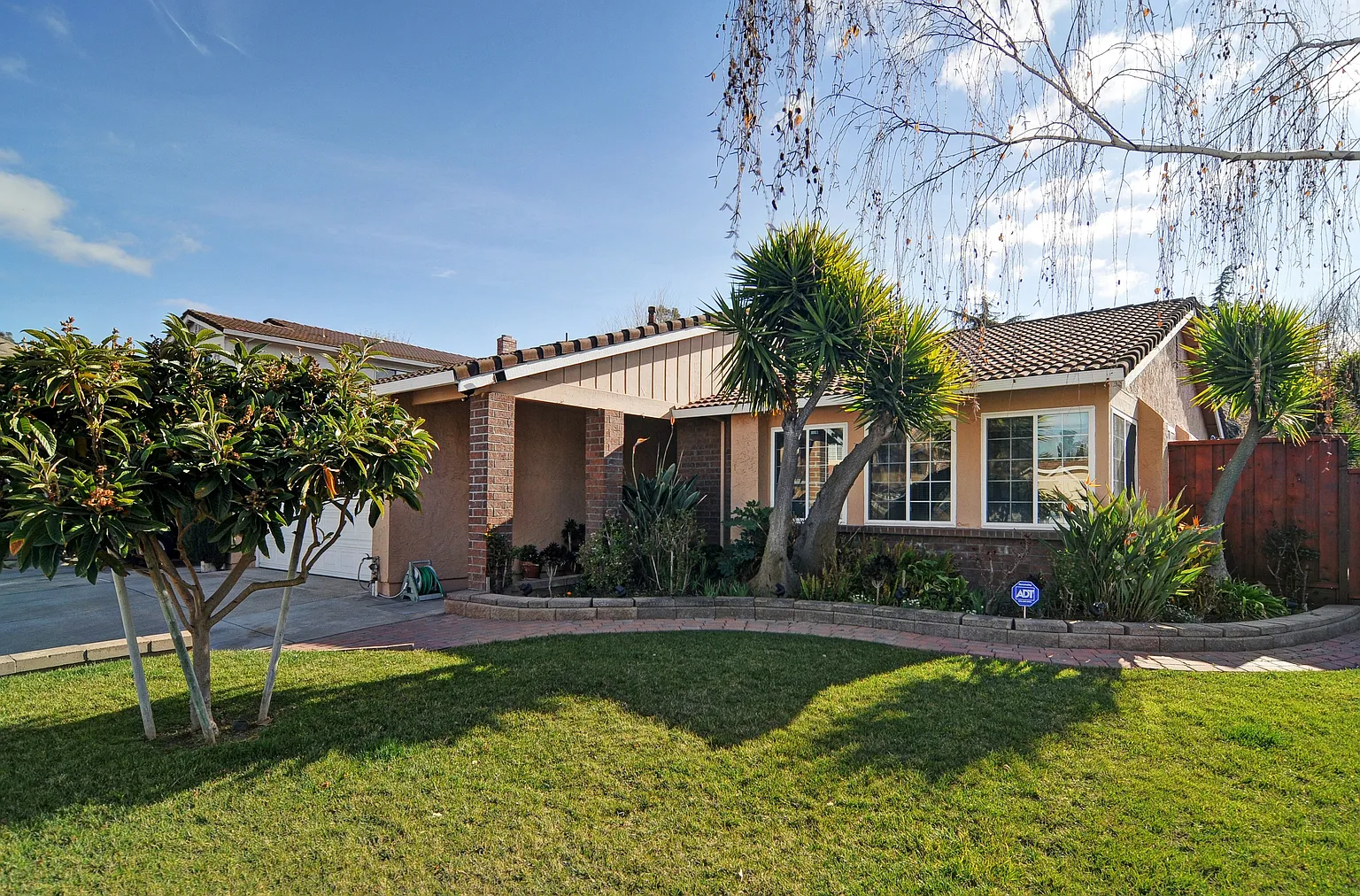 3506 Pleasant Crest Dr photo 1