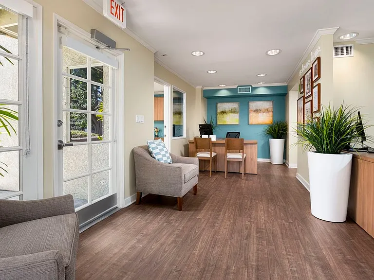 Leasing center