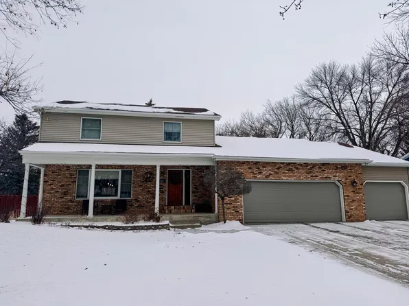 407 21st Ave NE, Aberdeen, SD 57401