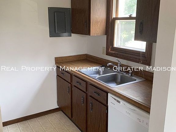 5th image of 2625 Smithfield Dr APT 16