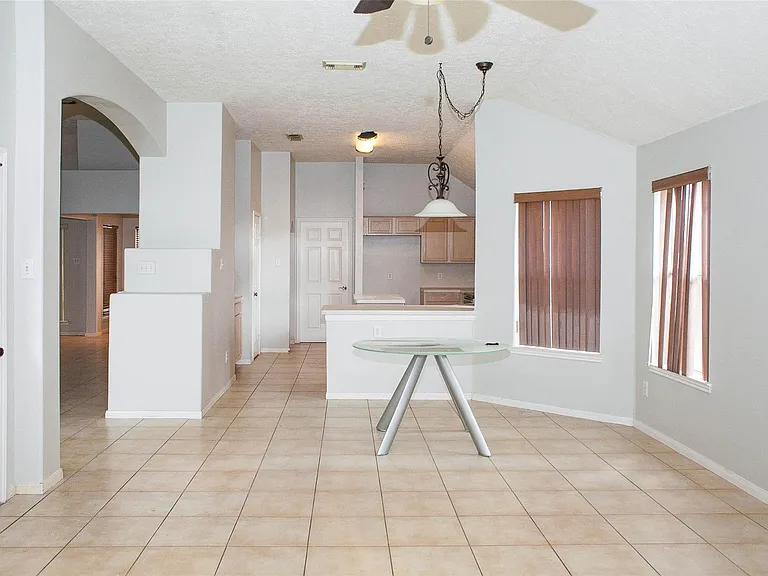 6223 Newbury Dr — Photo 15