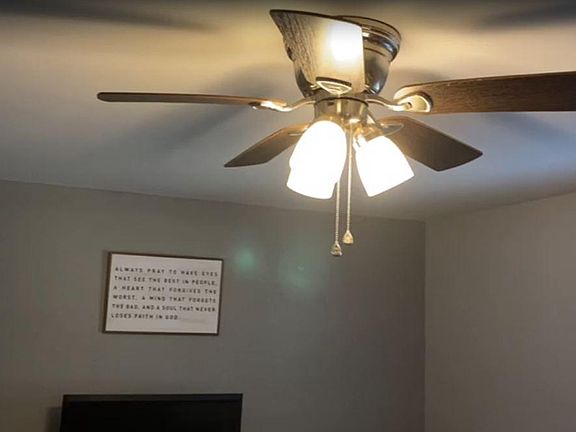 3rd image of 624 Arnett Blvd