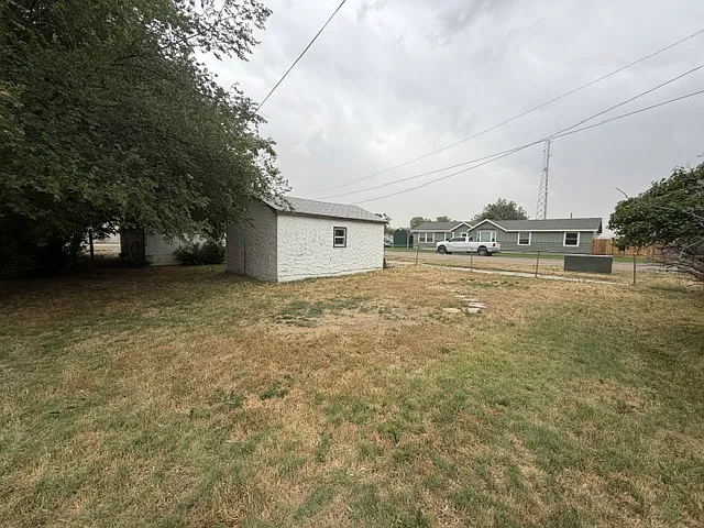 1122 E Denver St — Photo 14