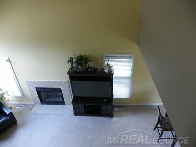 5th image of 27 Lana Ct