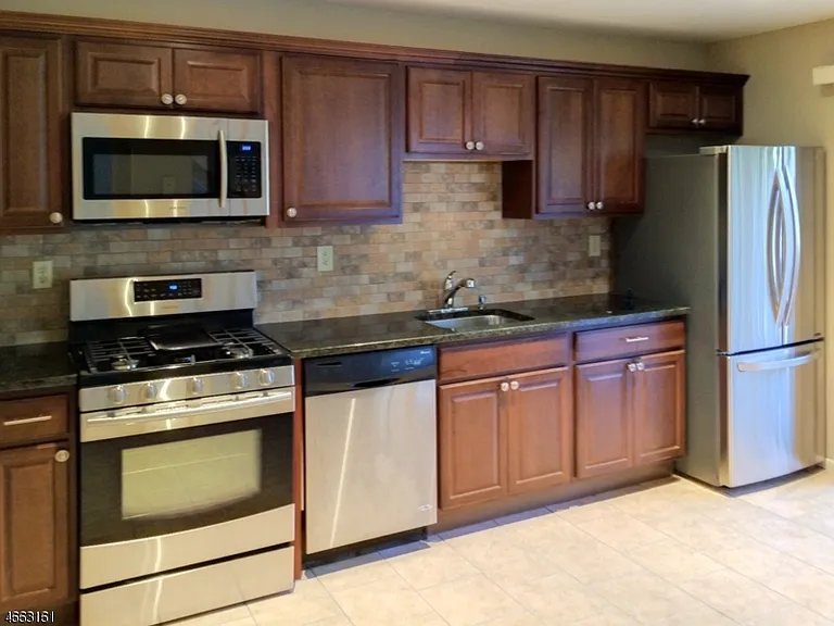 64 Sycamore Ct — Photo 5