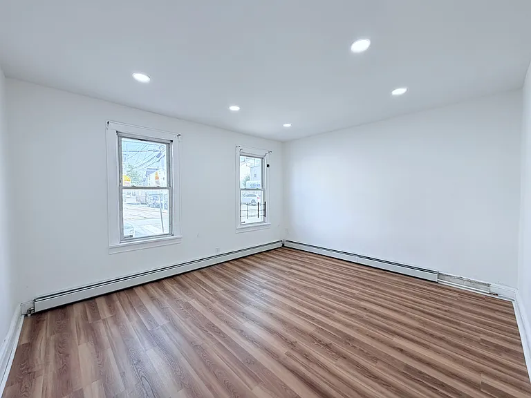 408 E 21st St #1 — Photo 6