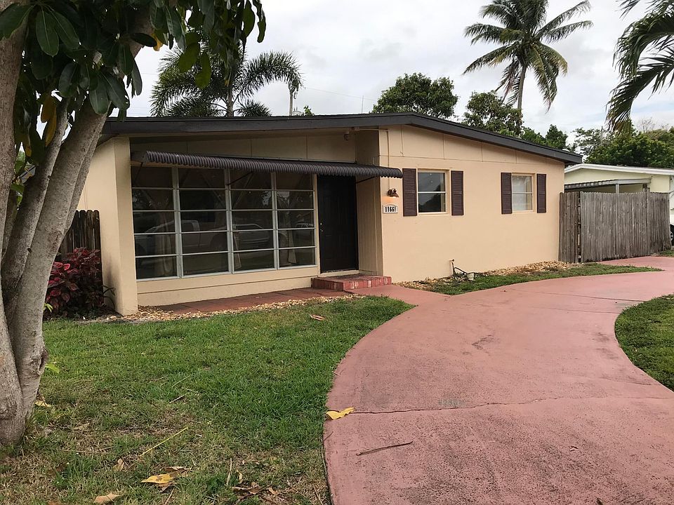 1st image of 11661 Dahlia Dr