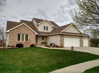 3338 Foxley Dr, Ames, IA 50010